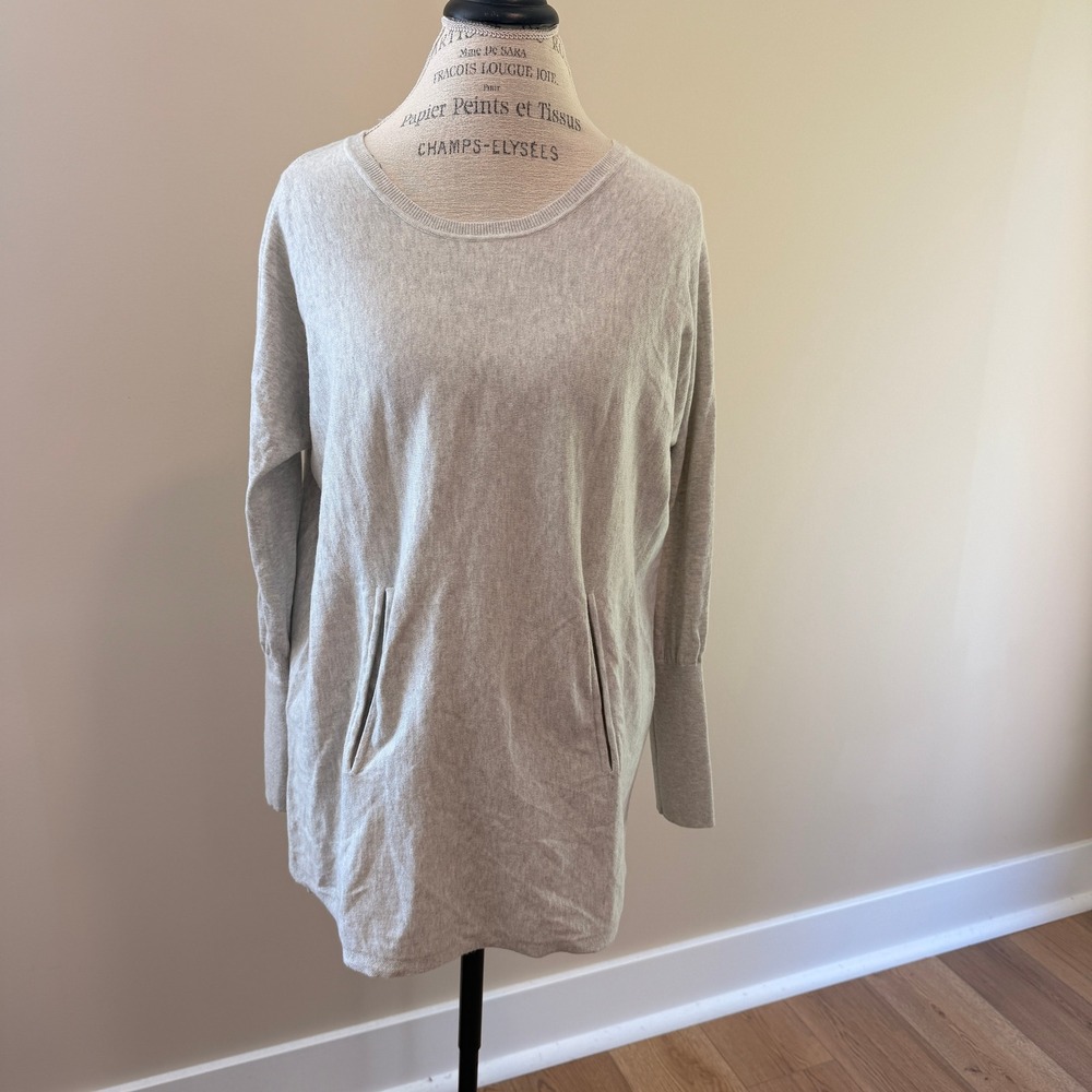 Garnet Hill Women's Light Gray Lightweight Sweater wth Front Pockets Size M